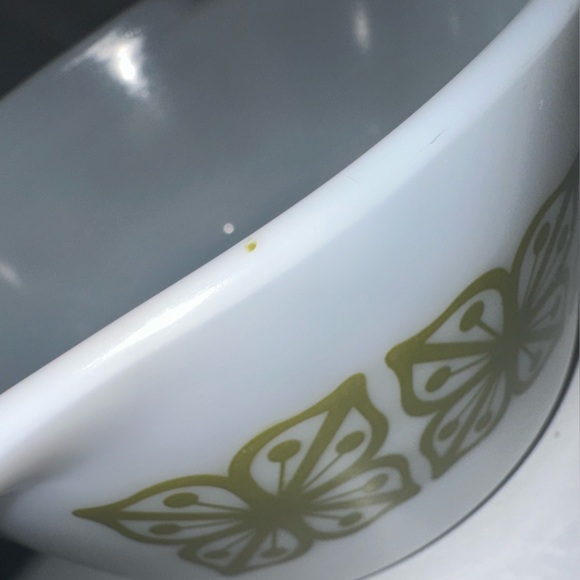 Vintage Pyrex Verde Square Flowers 1Qt Casserole Dish - Picture 4 of 10